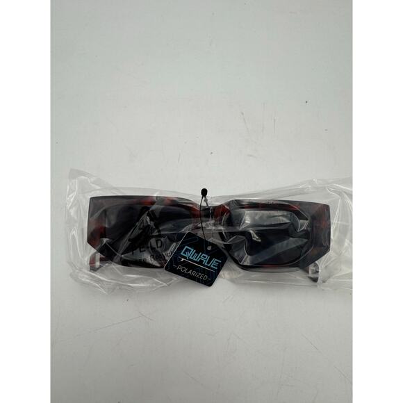 QWAVE Collection Chels Polarized Sunglasses, Lava Tortoise / Obsidian Lens - Picture 3 of 3